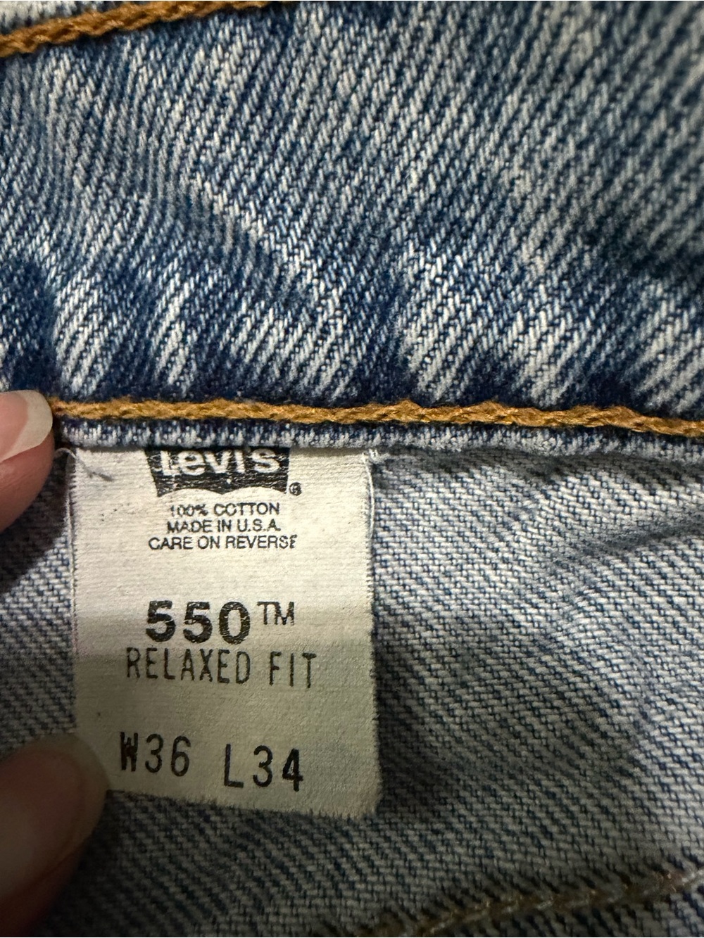 Vintage Levi's 550 Relaxed Fit Men's Jeans - Light Blue Denim